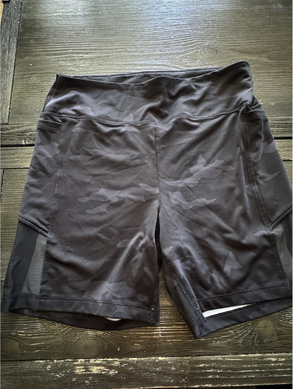 PINK Active Black Camo Biker Shorts Large Side Pockets Mesh Panels Athletic